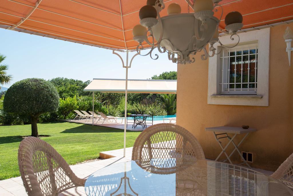 La Tarentane Hotel Grimaud Exterior foto